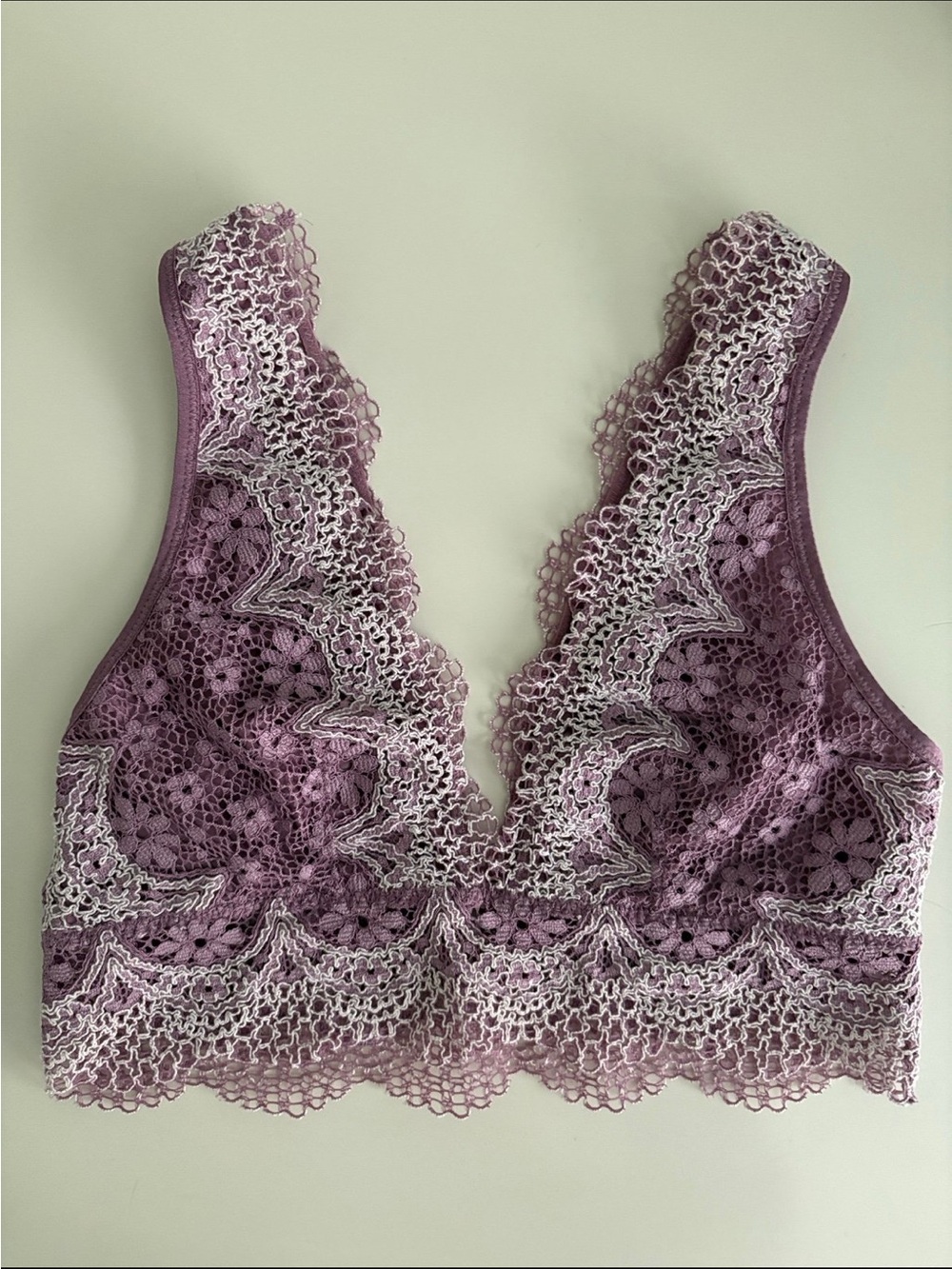 NWOT Victoria’s Secret Purple and White Lace Bralette Size Small